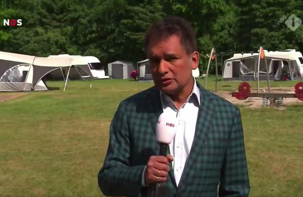 Gerri Eickhof tijdens het Achtuurjournaal op de NOS